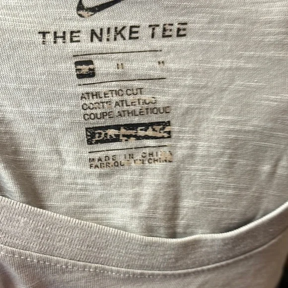 Nike Men's Gray Graphic T-Shirt - Picture 6 of 6